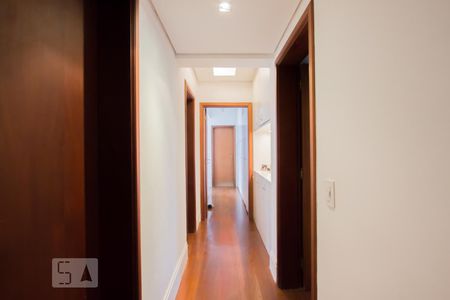 Apartamento à venda com 168m², 4 quartos e 3 vagas Apartamento à venda com 168m², 4 quartos e 3 vagasCorredor