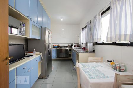 Apartamento à venda com 168m², 4 quartos e 3 vagas Apartamento à venda com 168m², 4 quartos e 3 vagasCozinha