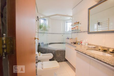 Apartamento à venda com 168m², 4 quartos e 3 vagas Apartamento à venda com 168m², 4 quartos e 3 vagasBanheiro - Suíte 2