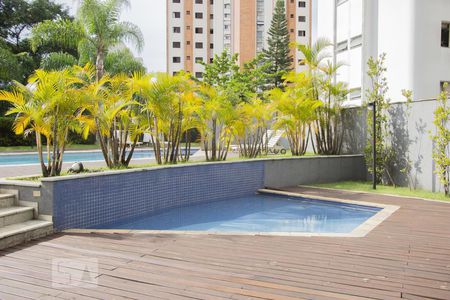 Apartamento à venda com 168m², 4 quartos e 3 vagas Apartamento à venda com 168m², 4 quartos e 3 vagasÁrea comum - Piscina