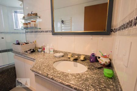 Apartamento à venda com 168m², 4 quartos e 3 vagas Apartamento à venda com 168m², 4 quartos e 3 vagasBanheiro - Suíte 2