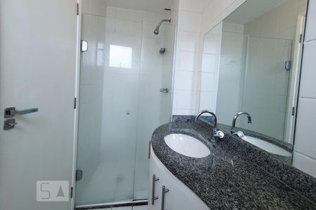 Apartamento à venda com 62m², 2 quartos e 2 vagasBanheiro da Suíte