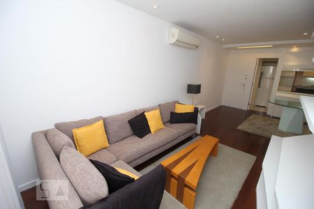 Sala de TV de apartamento para alugar com 2 quartos, 87m² em Laranjeiras, Rio de Janeiro