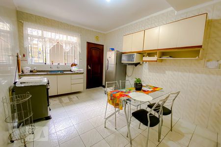 Casa à venda com 120m², 2 quartos e 2 vagasCozinha
