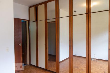 Apartamento à venda com 122m², 4 quartos e 2 vagas Apartamento à venda com 122m², 4 quartos e 2 vagasSuíte