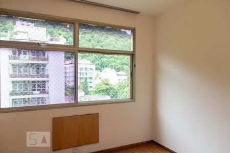 Apartamento à venda com 122m², 4 quartos e 2 vagas Apartamento à venda com 122m², 4 quartos e 2 vagasSuíte