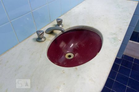 Apartamento à venda com 122m², 4 quartos e 2 vagas Apartamento à venda com 122m², 4 quartos e 2 vagasBanheiro da Suíte