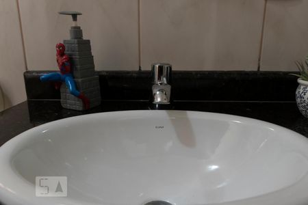 Casa à venda com 150m², 3 quartos e 4 vagasBanheiro - Torneira