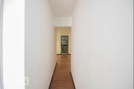 Corredor de apartamento para alugar com 2 quartos, 49m² em Taquara, Rio de Janeiro