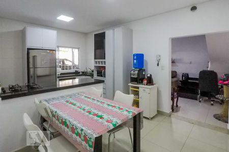 Casa à venda com 108m², 3 quartos e 3 vagasCozinha