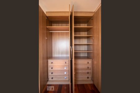 Apartamento para alugar com 164m², 3 quartos e 3 vagasQuarto 3 - Armários