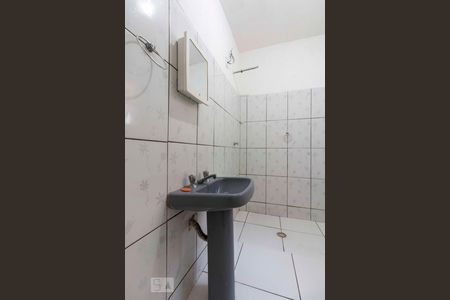 Banheiro de casa para alugar com 1 quarto, 40m² em Vila Campanela, São Paulo