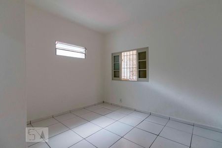 Quarto de casa para alugar com 1 quarto, 40m² em Vila Campanela, São Paulo