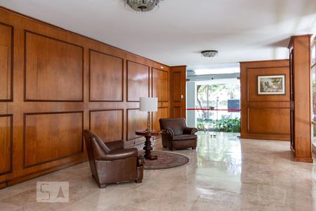 Apartamento para alugar com 220m², 3 quartos e 1 vagaHall de entrada do prédio