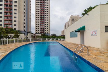 Apartamento à venda com 70m², 3 quartos e 1 vaga Apartamento à venda com 70m², 3 quartos e 1 vagaPiscina