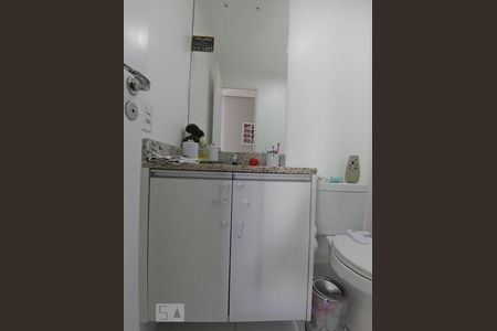 Banheiro de apartamento à venda com 2 quartos, 61m² em Vila Isa, São Paulo