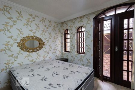 Quarto de casa à venda com 3 quartos, 200m² em Conjunto Residencial Santa Terezinha, São Paulo