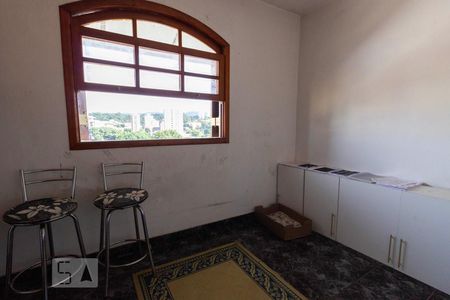 Casa à venda com 200m², 3 quartos e 2 vagas Casa à venda com 200m², 3 quartos e 2 vagasQuarto