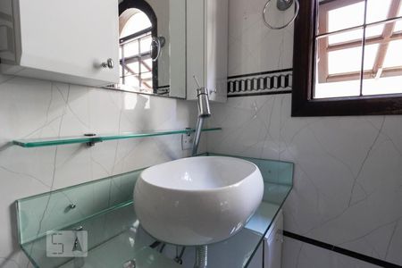 Casa à venda com 200m², 3 quartos e 2 vagas Casa à venda com 200m², 3 quartos e 2 vagasBanheiro