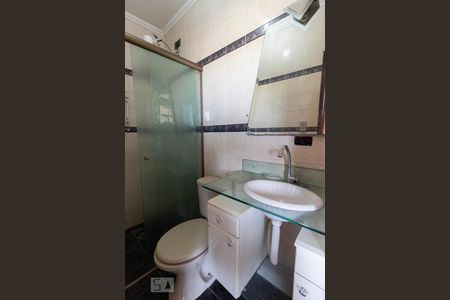Casa à venda com 200m², 3 quartos e 2 vagas Casa à venda com 200m², 3 quartos e 2 vagasBanheiro