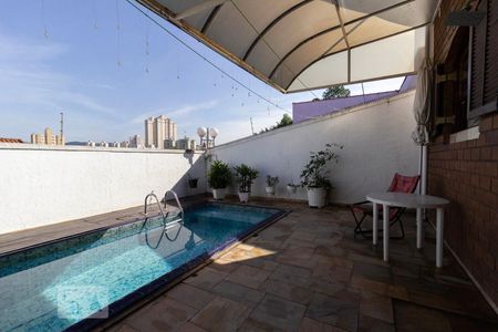 Casa à venda com 200m², 3 quartos e 2 vagas Casa à venda com 200m², 3 quartos e 2 vagasPiscina