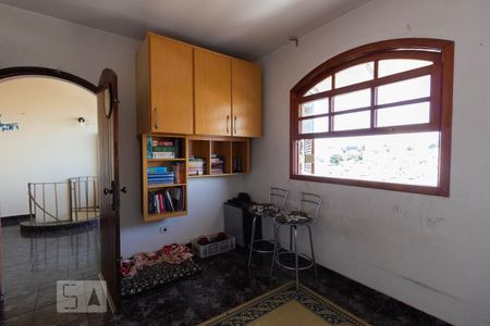 Casa à venda com 200m², 3 quartos e 2 vagas Casa à venda com 200m², 3 quartos e 2 vagasQuarto