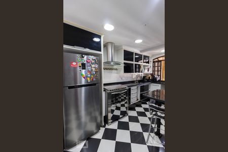 Casa à venda com 200m², 3 quartos e 2 vagas Casa à venda com 200m², 3 quartos e 2 vagasCozinha