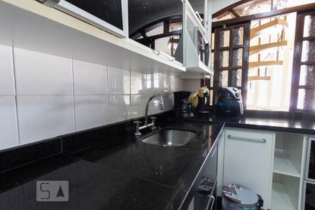 Casa à venda com 200m², 3 quartos e 2 vagas Casa à venda com 200m², 3 quartos e 2 vagasCozinha