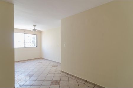 Sala de apartamento para alugar com 2 quartos, 63m² em Chácara Inglesa, São Paulo