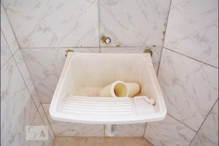 Casa de condomínio à venda com 160m², 4 quartos e 1 vagaÁrea de Serviço