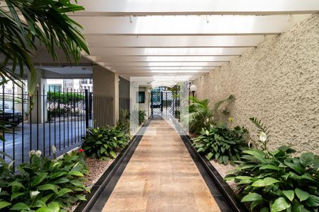 Apartamento à venda com 77m², 2 quartos e 1 vagaHall Social - Entrada