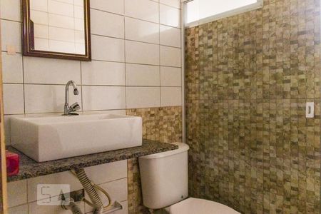 Casa à venda com 189m², 3 quartos e 2 vagasBanheiro