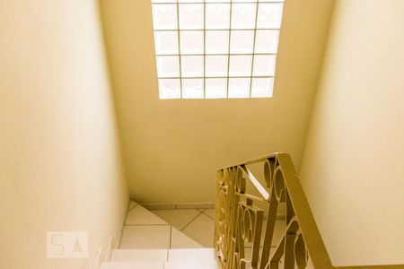 Escadas de casa à venda com 3 quartos, 189m² em Vila Humaitá, Santo André