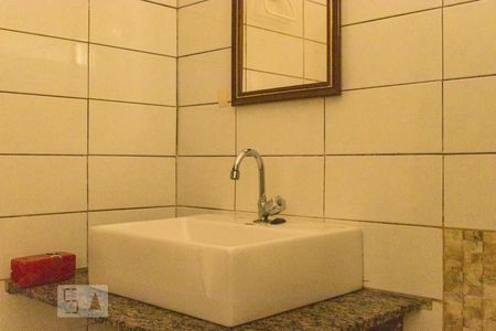 Casa à venda com 189m², 3 quartos e 2 vagasBanheiro