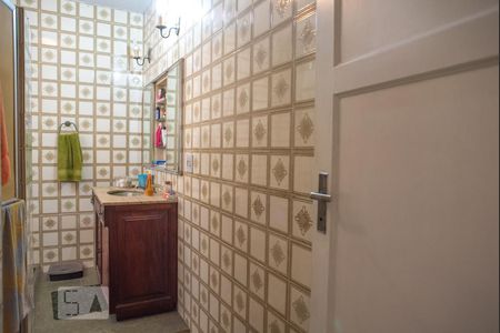 Apartamento à venda com 326m², 3 quartos e 2 vagasBanheiro social