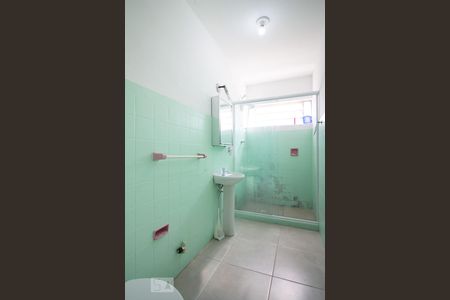Banheiro de apartamento para alugar com 2 quartos, 74m² em Menino Deus, Porto Alegre