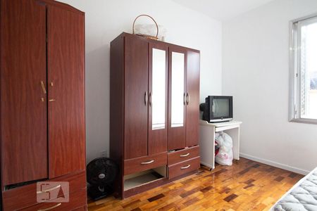 Dormitório de apartamento para alugar com 2 quartos, 74m² em Menino Deus, Porto Alegre