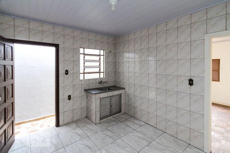 Cozinha de casa para alugar com 1 quarto, 52m² em Vila Carrao, São Paulo