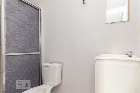 Banheiro  de kitnet/studio para alugar com 1 quarto, 23m² em Vila Tolstoi, São Paulo