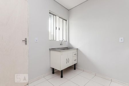 Cozinha de kitnet/studio para alugar com 1 quarto, 23m² em Vila Tolstoi, São Paulo