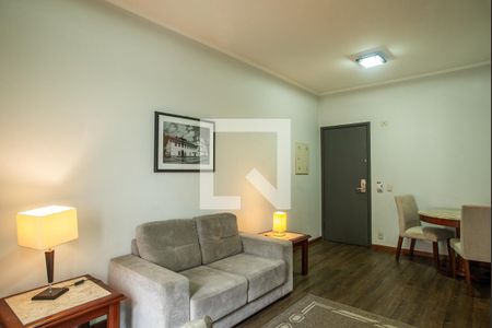 Sala de kitnet/studio para alugar com 1 quarto, 48m² em Consolação, São Paulo