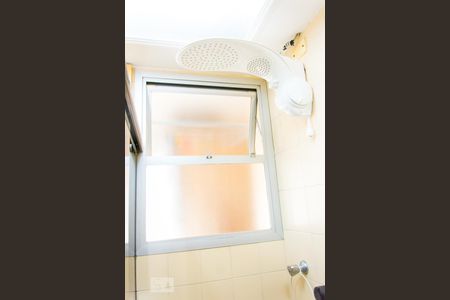 Apartamento à venda com 100m², 3 quartos e 2 vagasChuveiro