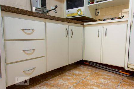 Apartamento à venda com 100m², 3 quartos e 2 vagasCozinha - Armários