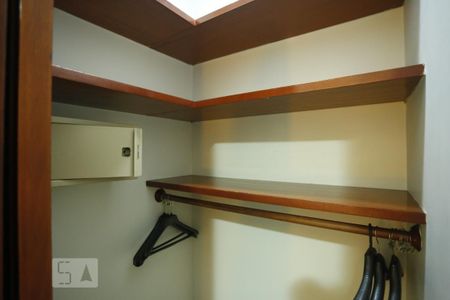 Quarto de kitnet/studio para alugar com 1 quarto, 48m² em Consolação, São Paulo