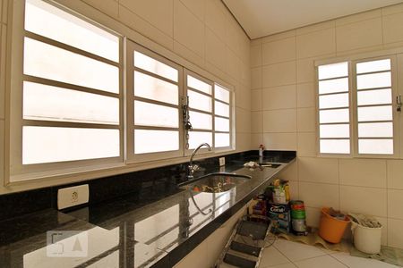 Casa à venda com 119m², 3 quartos e 2 vagasCozinha