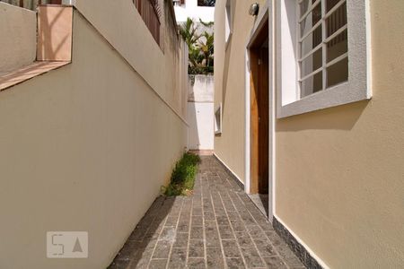 Casa à venda com 119m², 3 quartos e 2 vagasCorredor Lateral