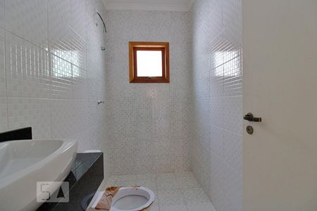 Casa à venda com 119m², 3 quartos e 2 vagasBanheiro