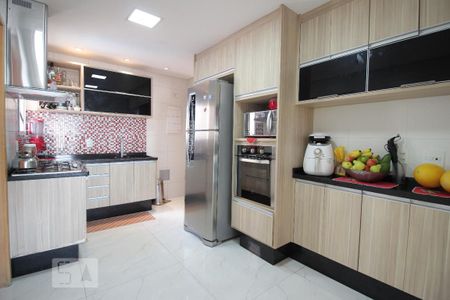 Apartamento à venda com 85m², 2 quartos e 2 vagasCozinha