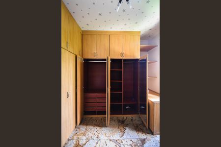 Apartamento à venda com 74m², 3 quartos e 2 vagas Apartamento à venda com 74m², 3 quartos e 2 vagasArmário do quarto 2