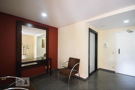 Apartamento à venda com 74m², 3 quartos e 2 vagas Apartamento à venda com 74m², 3 quartos e 2 vagasHall social